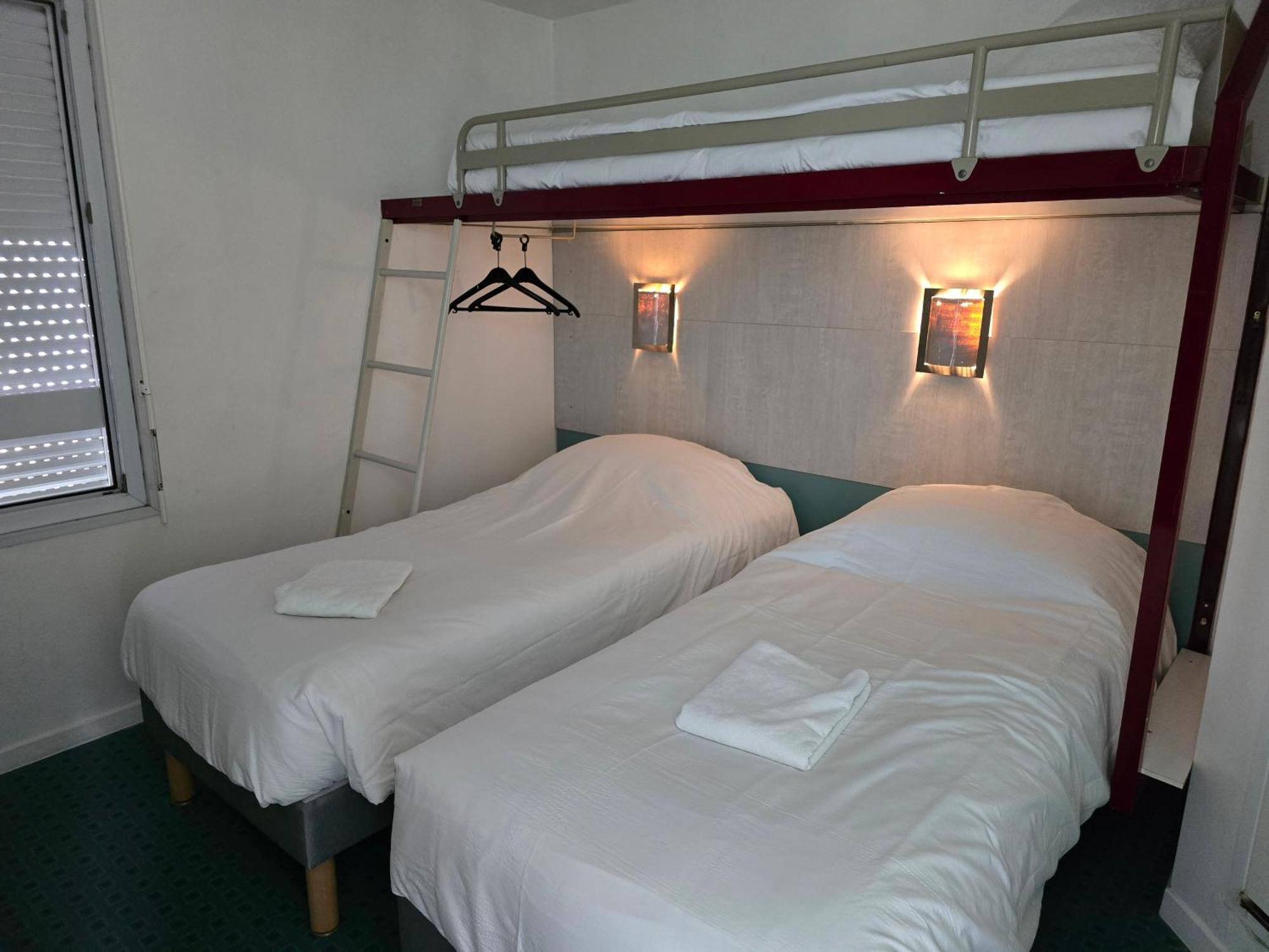 Brit Hotel Essentiel Poitiers Gare Du Futuroscope 조네이클랑 외부 사진
