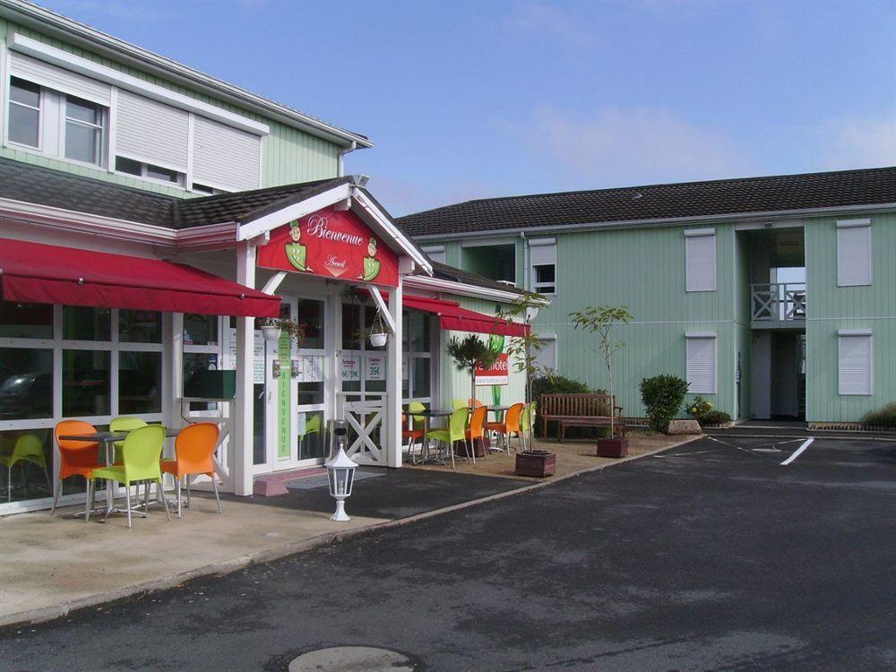 Brit Hotel Essentiel Poitiers Gare Du Futuroscope 조네이클랑 외부 사진